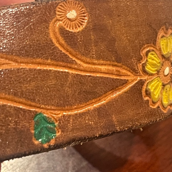 Vintage Leather Floral Tooled Belt with solid brass buckle - Picture 13 of 15